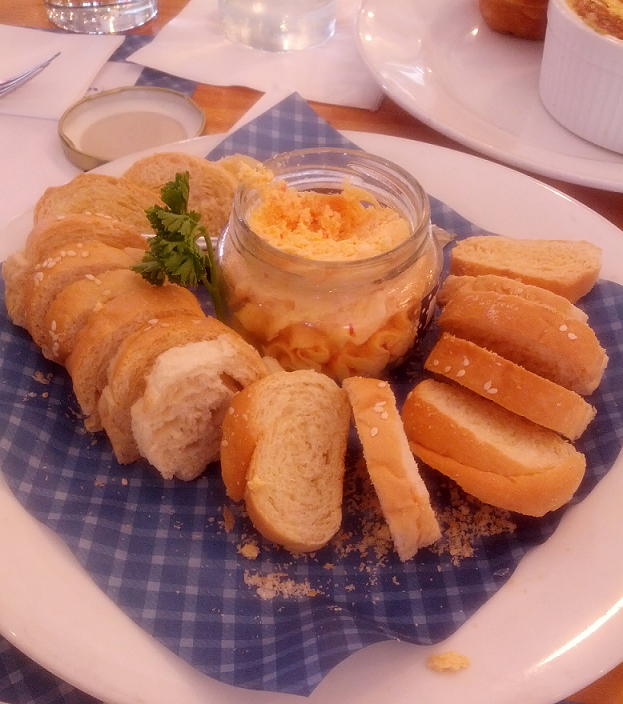 Starters Queso De Bola Spread 250